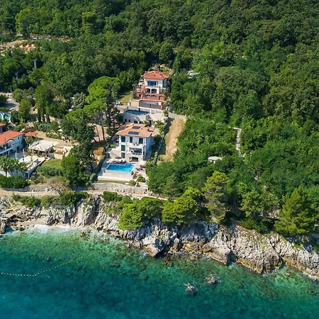 Salvia Case de vacanță